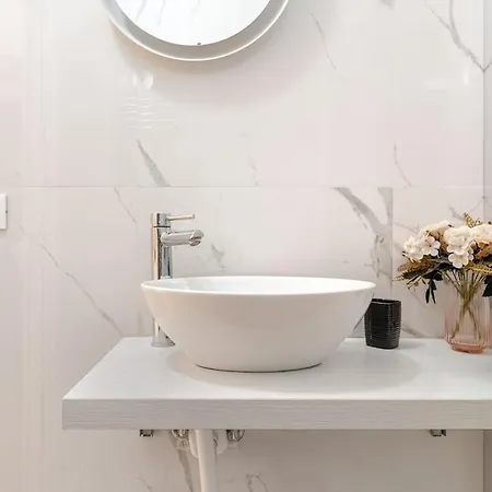 Peony House - 10 Min Duomo ميلان