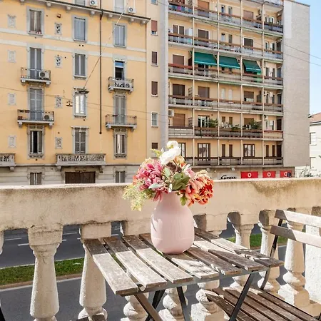 Peony House - 10 Min Duomo ميلان